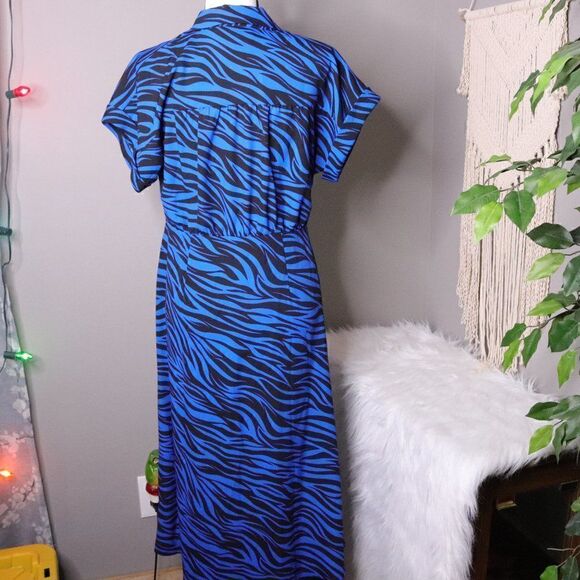 WHBM | Short Sleeve Button Up Tie Waist Maxi Dress 6 - Picture 5 of 7